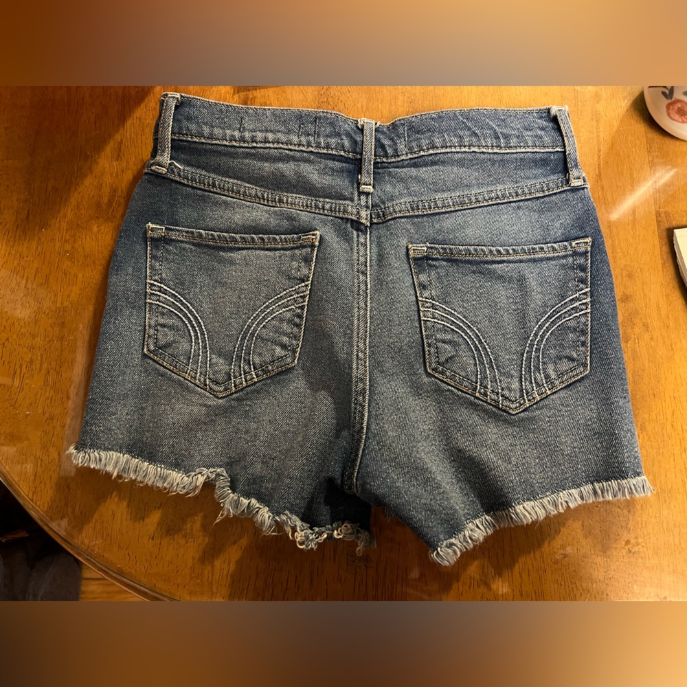 NEW Hollister Shorts - Size 25 - Ultra High Rise Short - Vintage Stretch